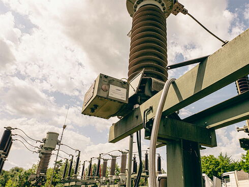 We mark evacuated high tension equipment with stickers to clearly identify them as SF6 free